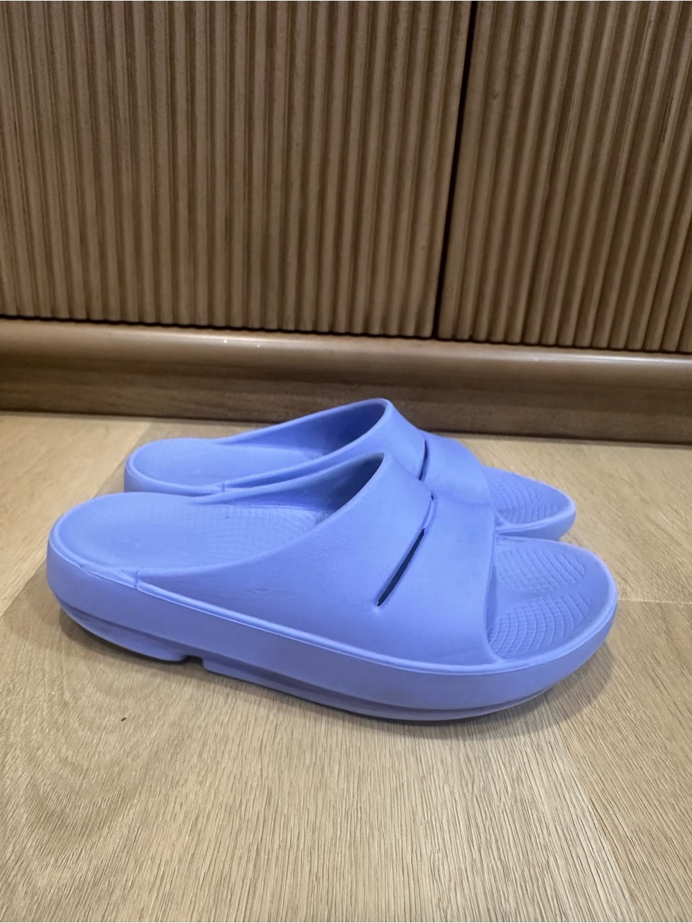OOFOS OOahh recovery slide sandals lavender purple size 6